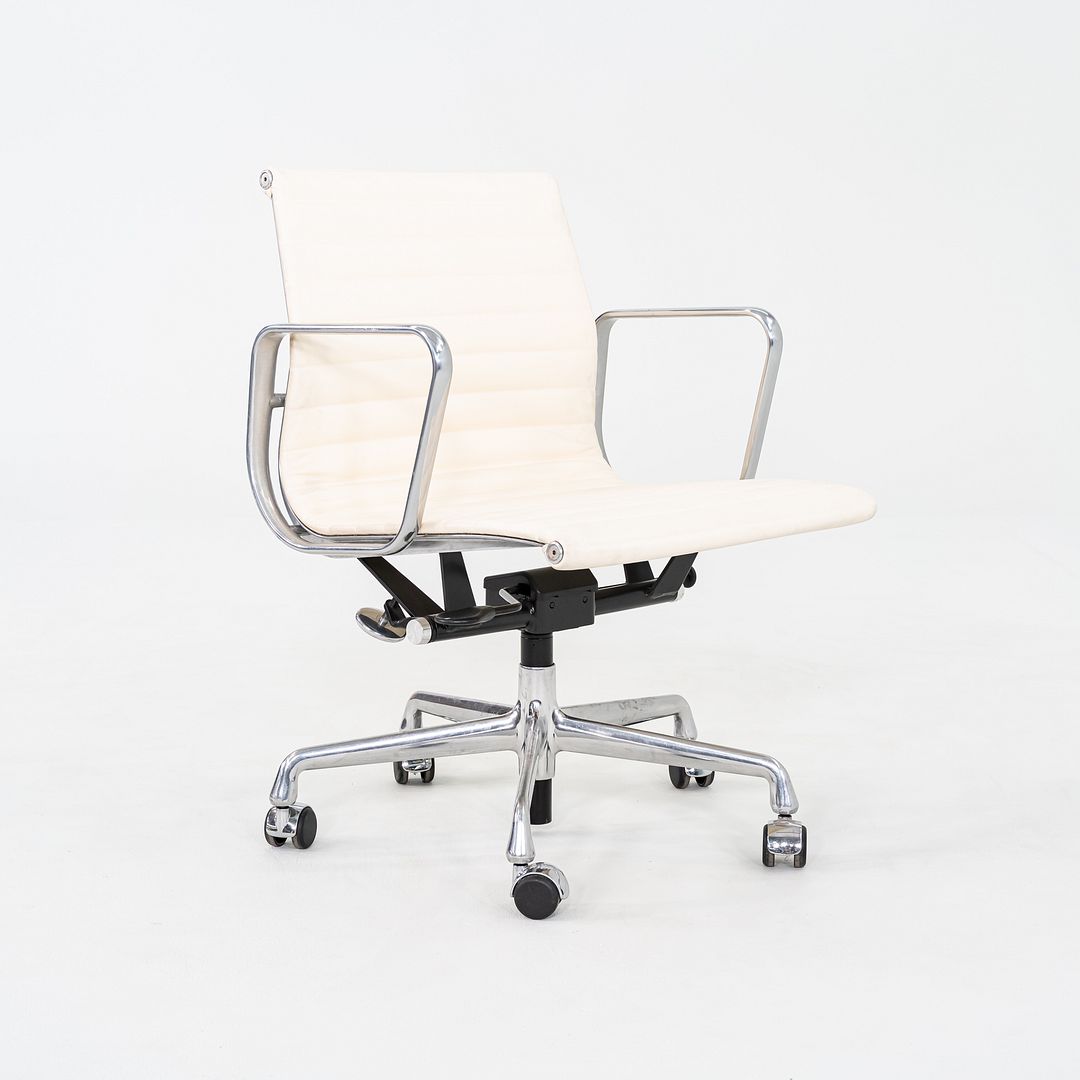 Aluminum Group Management Desk Chair, Model EA335