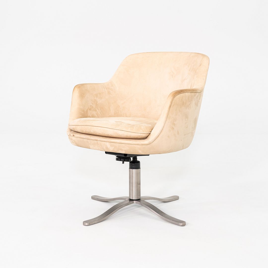 CH 6 Alpha Bucket Chair
