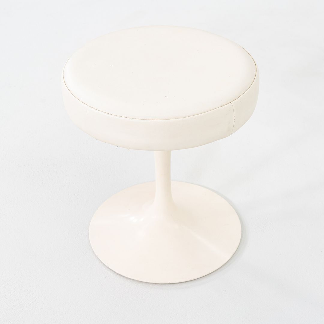 152 Tulip Stool