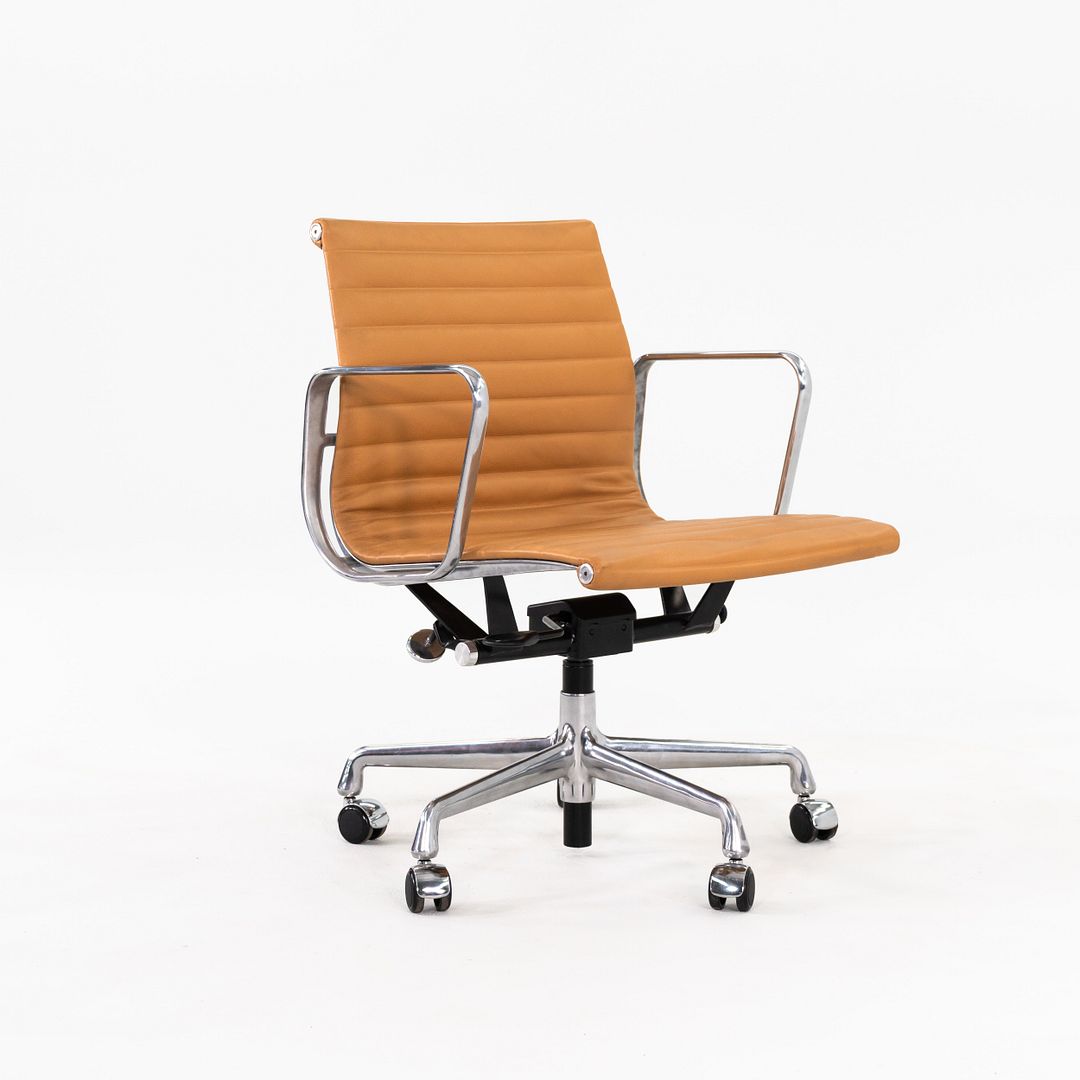 Aluminum Group Management Chair, EA335