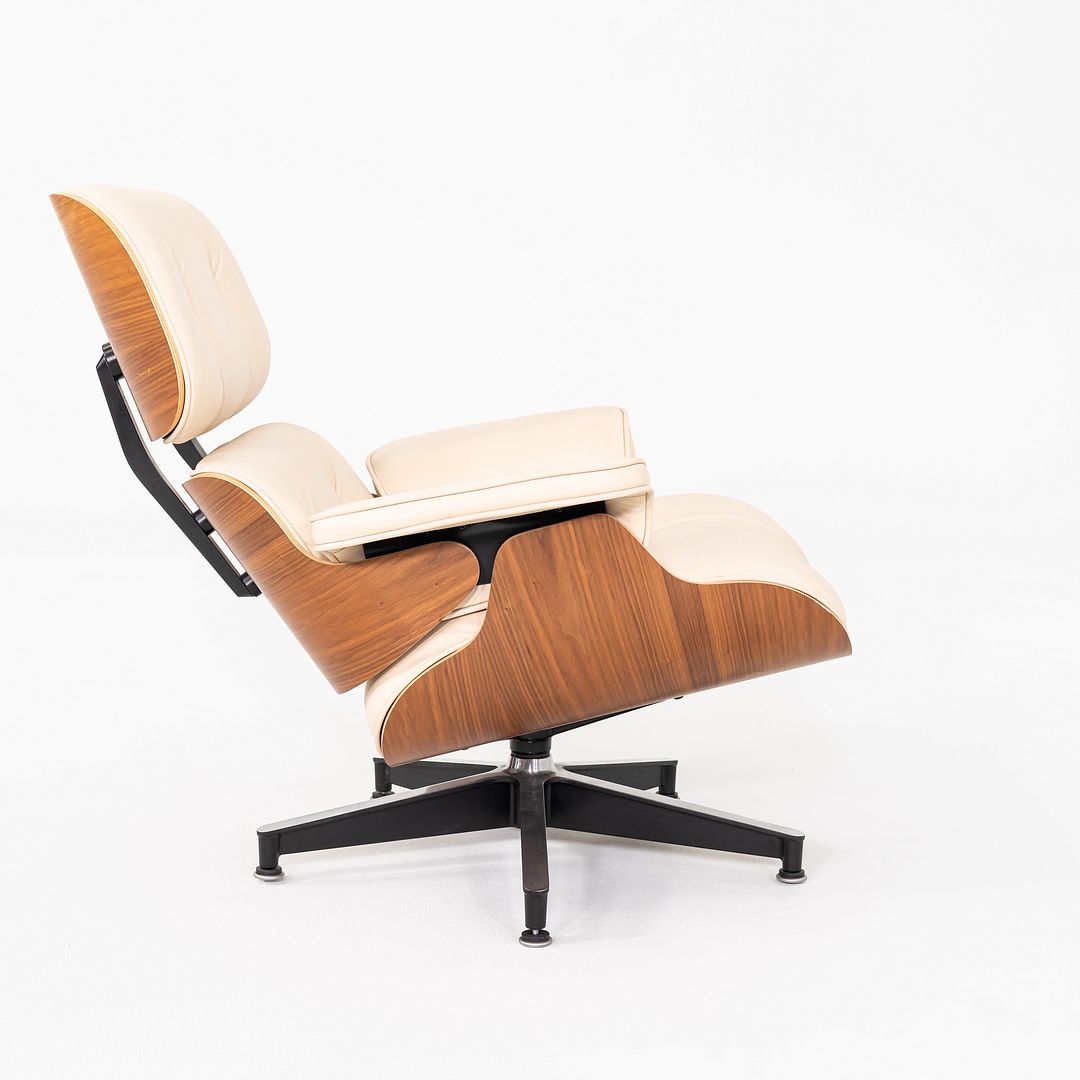 Eames Lounge Chair Model 670