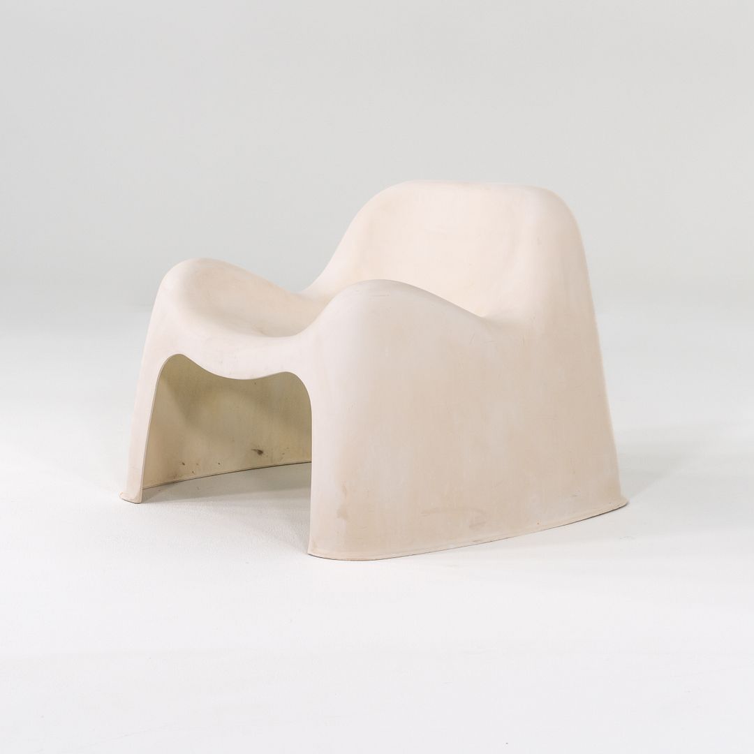Toga Lounge Chair
