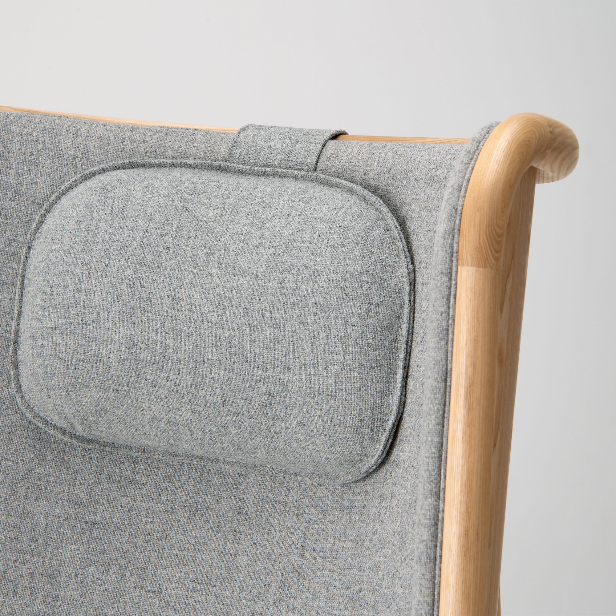 Flan Lounge Chair with Headrest