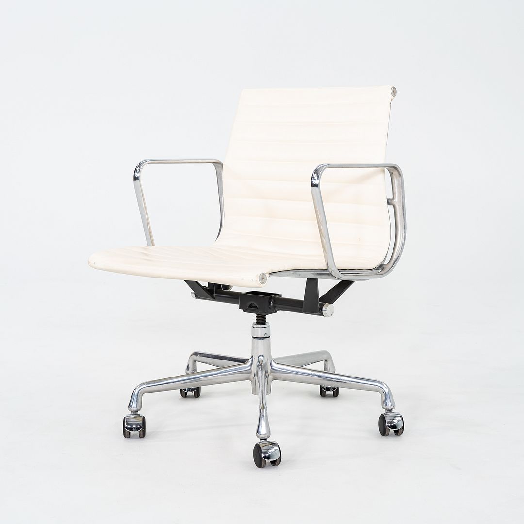 Aluminum Group Management Desk Chair, Model EA335