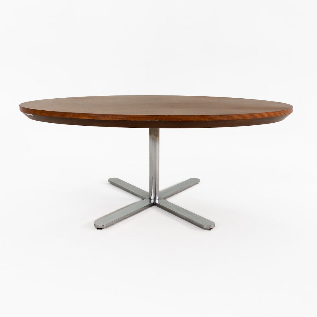 Oval Desk with Alpha Base