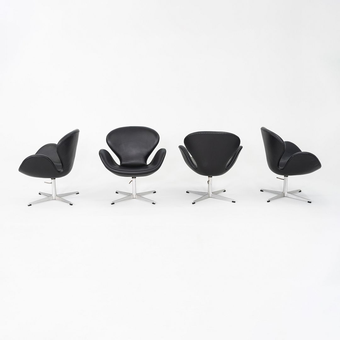 Swan Chair, Model 3320