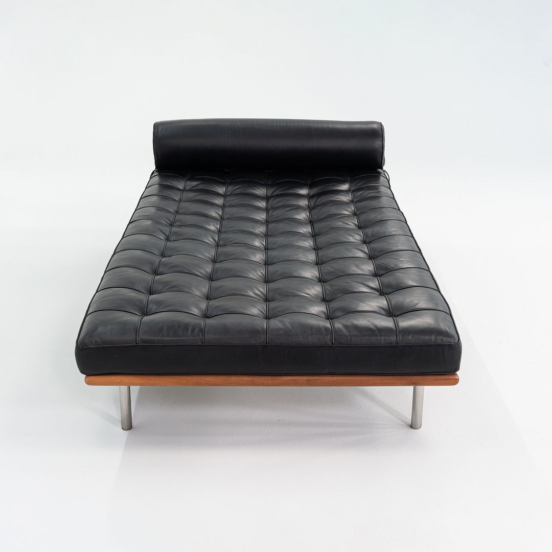 Barcelona Couch, Model 258L