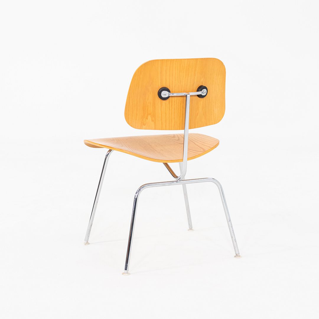 DCM Chair