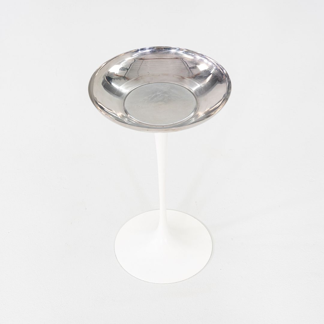 Pedestal Round Ashtray