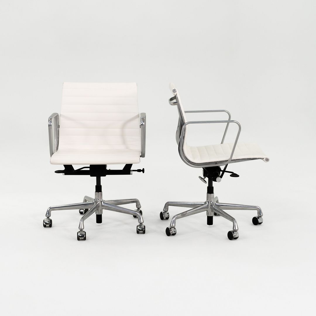 Aluminum Group Management Desk Chair, Model EA335