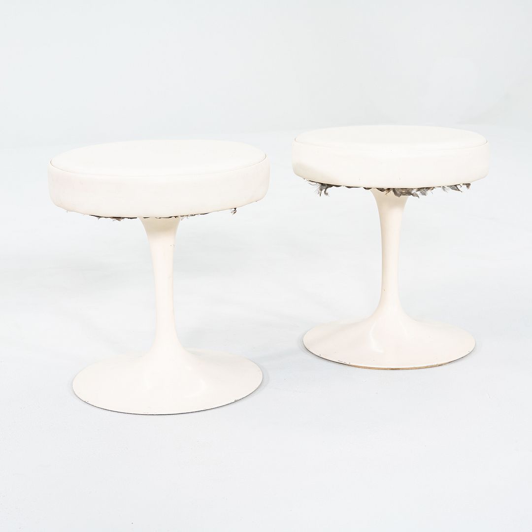 152 Tulip Stool
