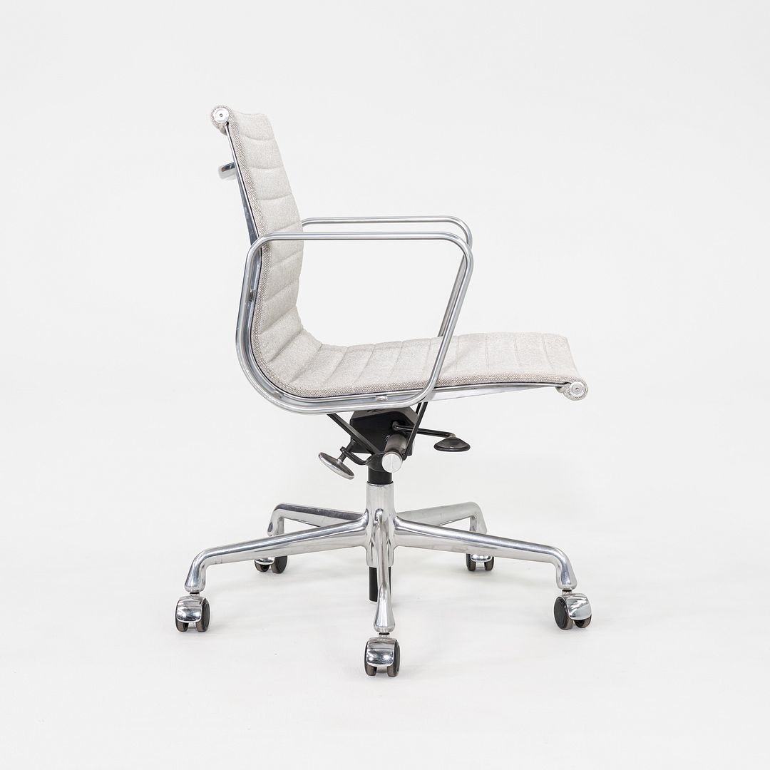 Aluminum Group Management Desk Chair, Model EA335