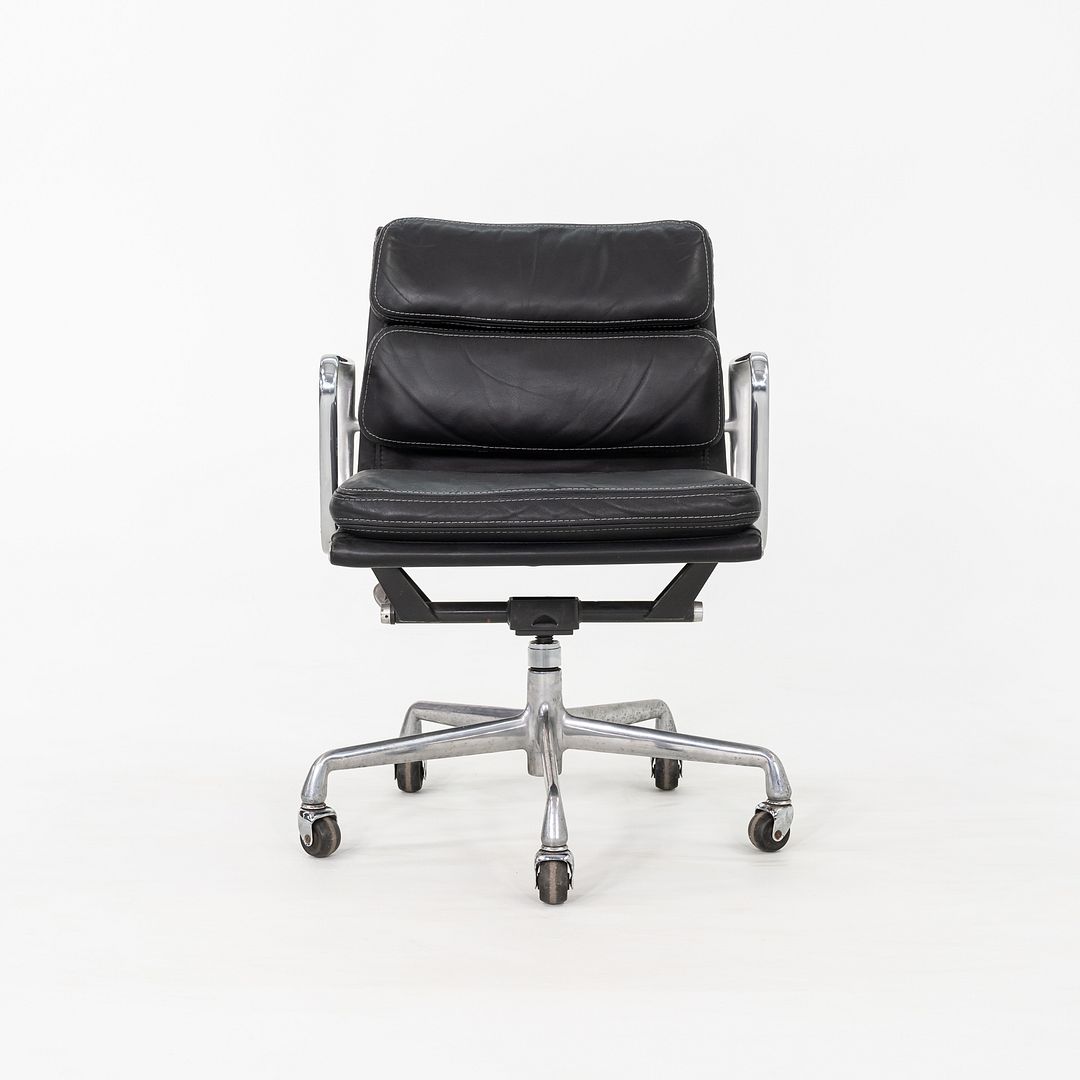 Soft Pad Management Chair, EA435