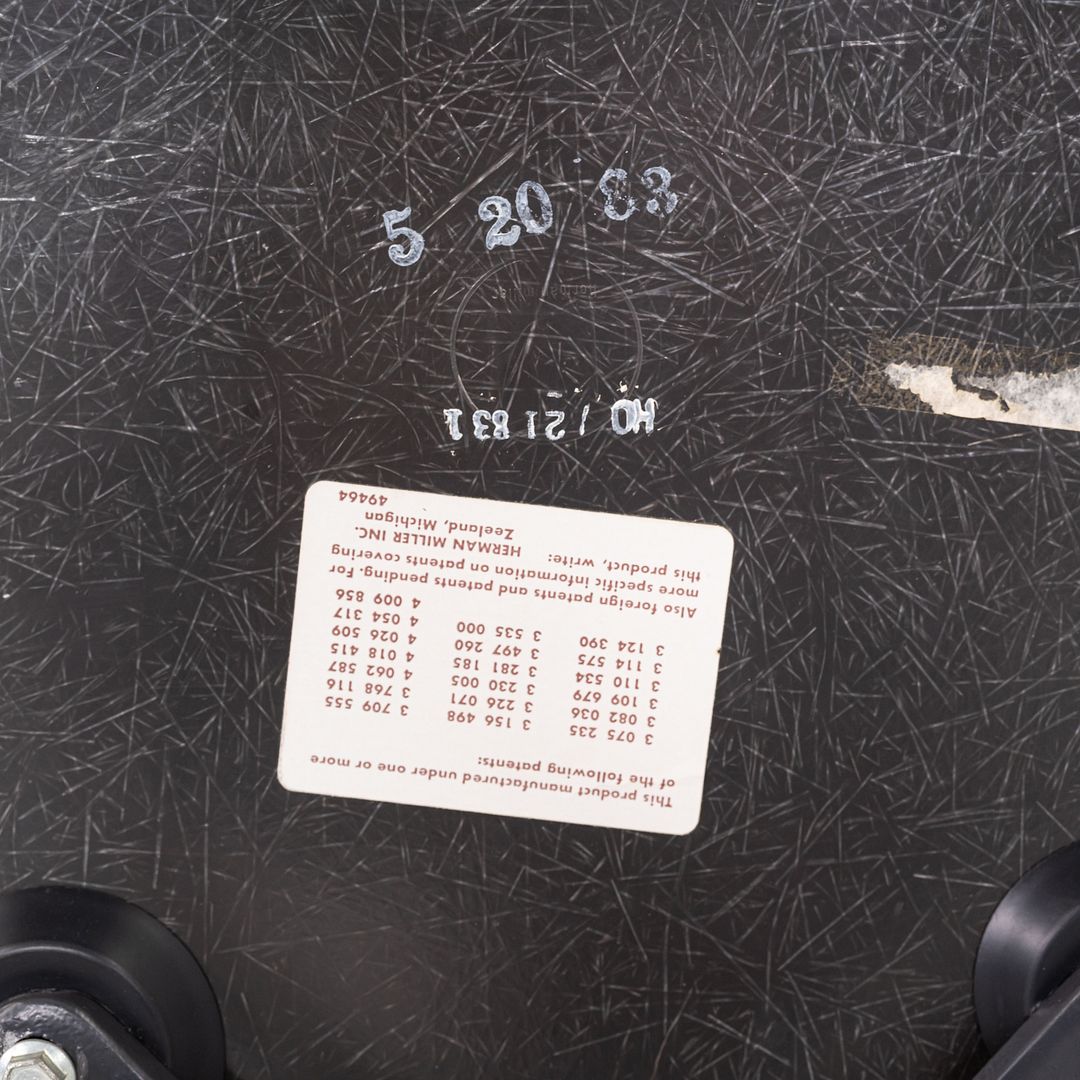 EC175 Desk Chair