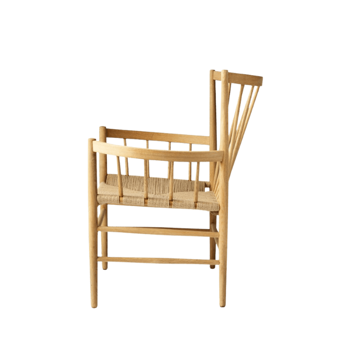 J82 Lounge Chair — Nature Lacquered Oak