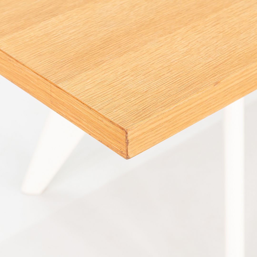 EM Dining Table