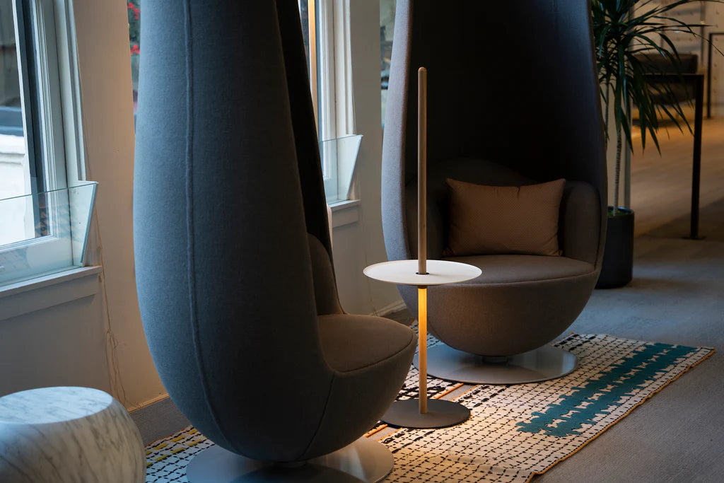 Nivél Portable Pedestal Table