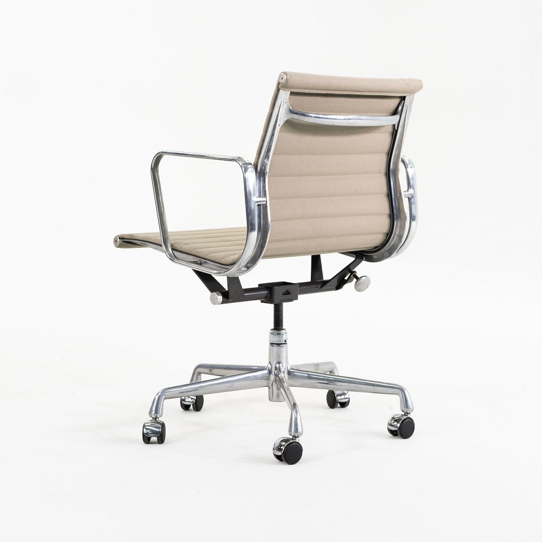 Aluminum Group Management Desk Chair, Model EA335
