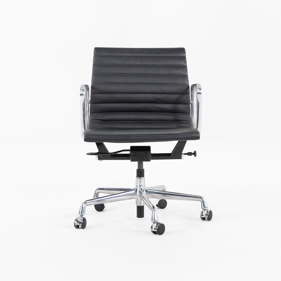 Aluminum Group Management Desk Chair, EA335