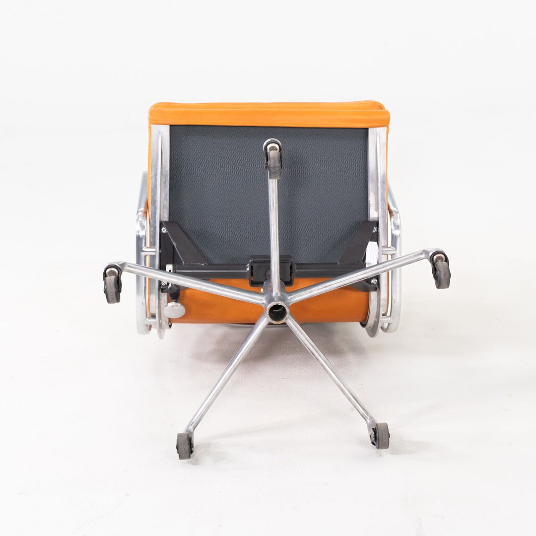 Soft Pad Management Chair, EA435