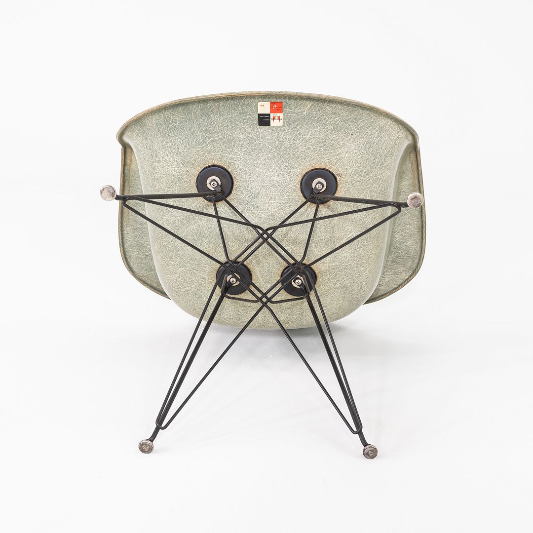 DAR Armchair