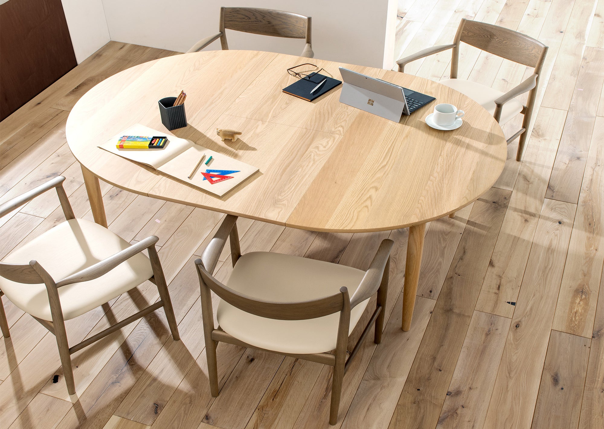 Mom Extension Dining Table — Round and Square