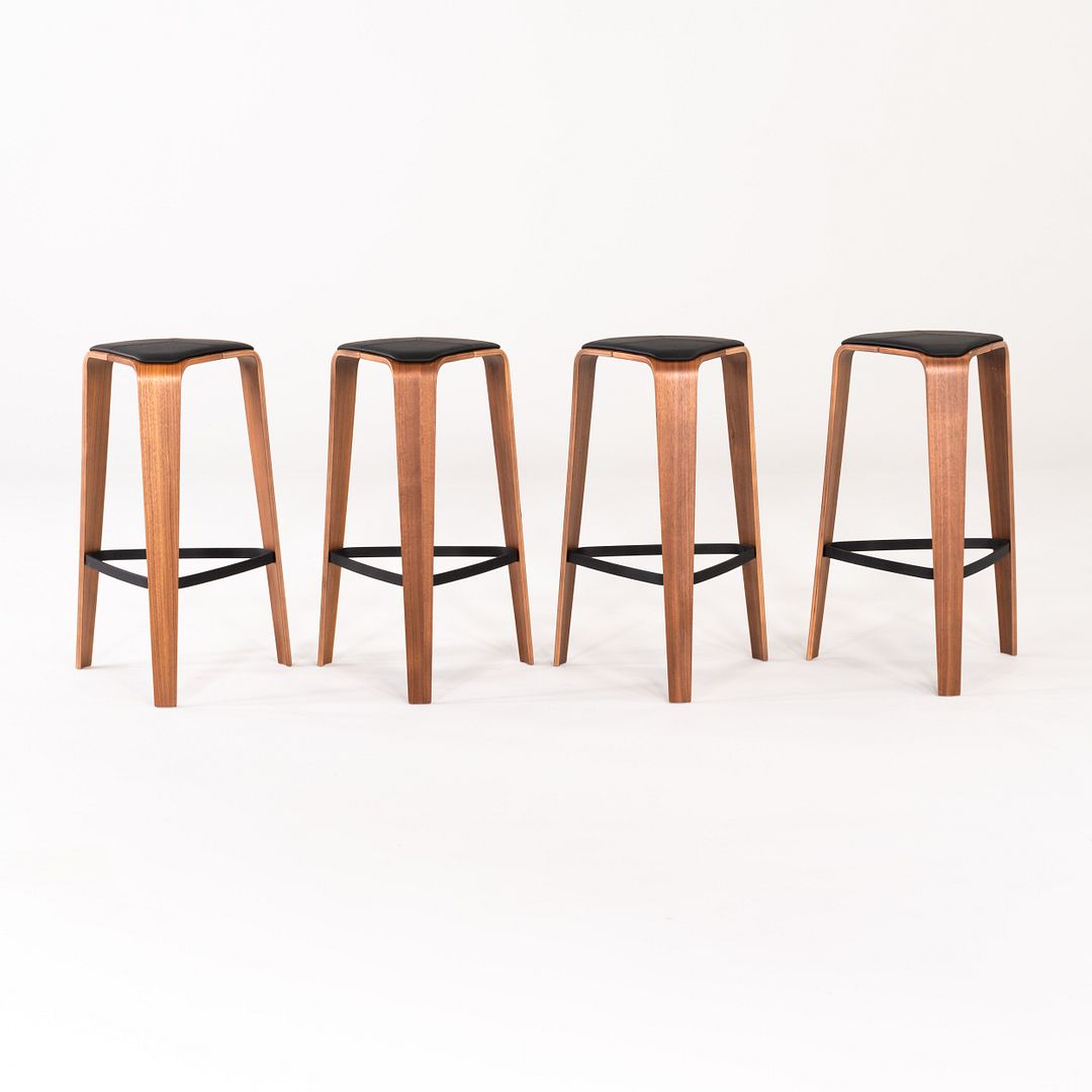 Tre Bar Stool