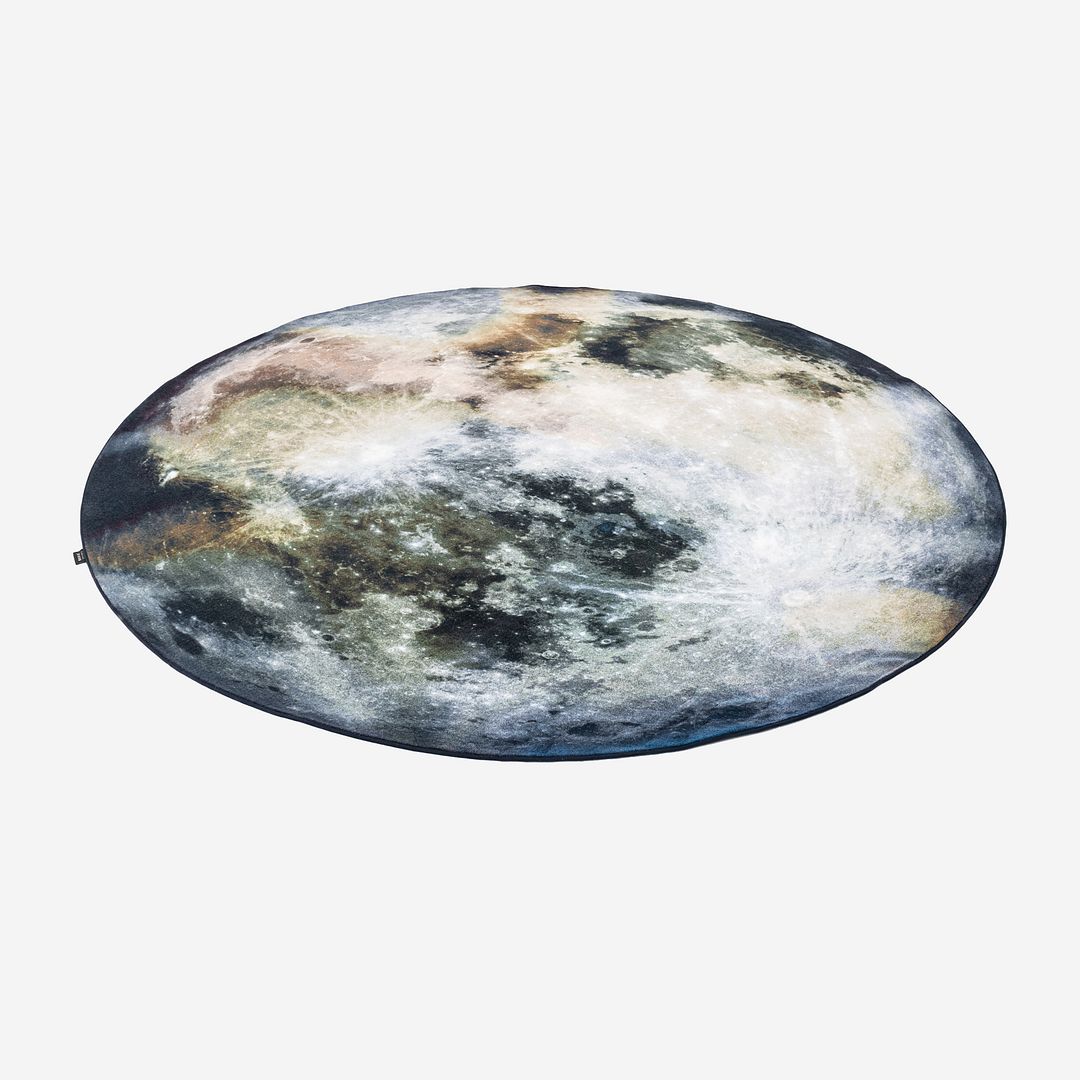 Mooon Rug