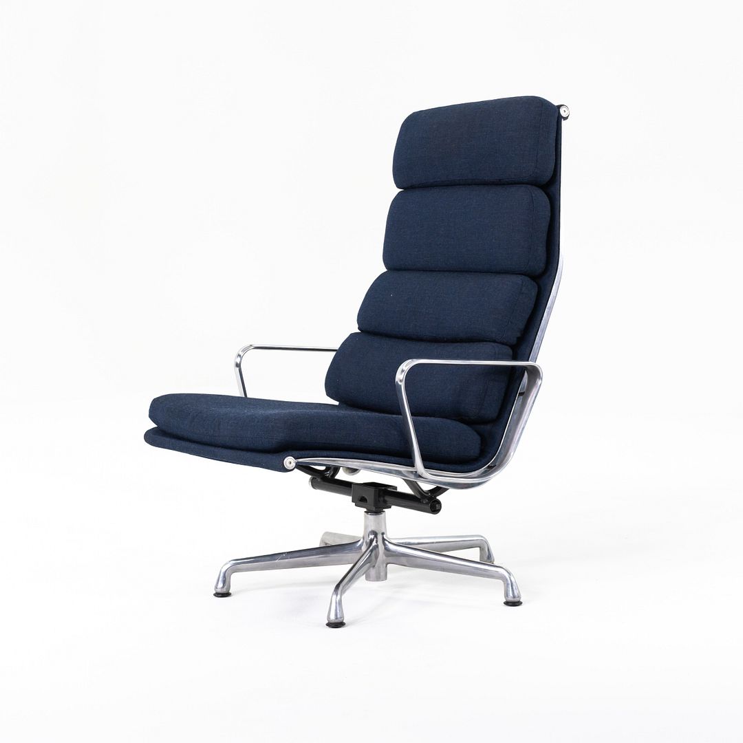 Soft Pad Reclining Lounge Chair