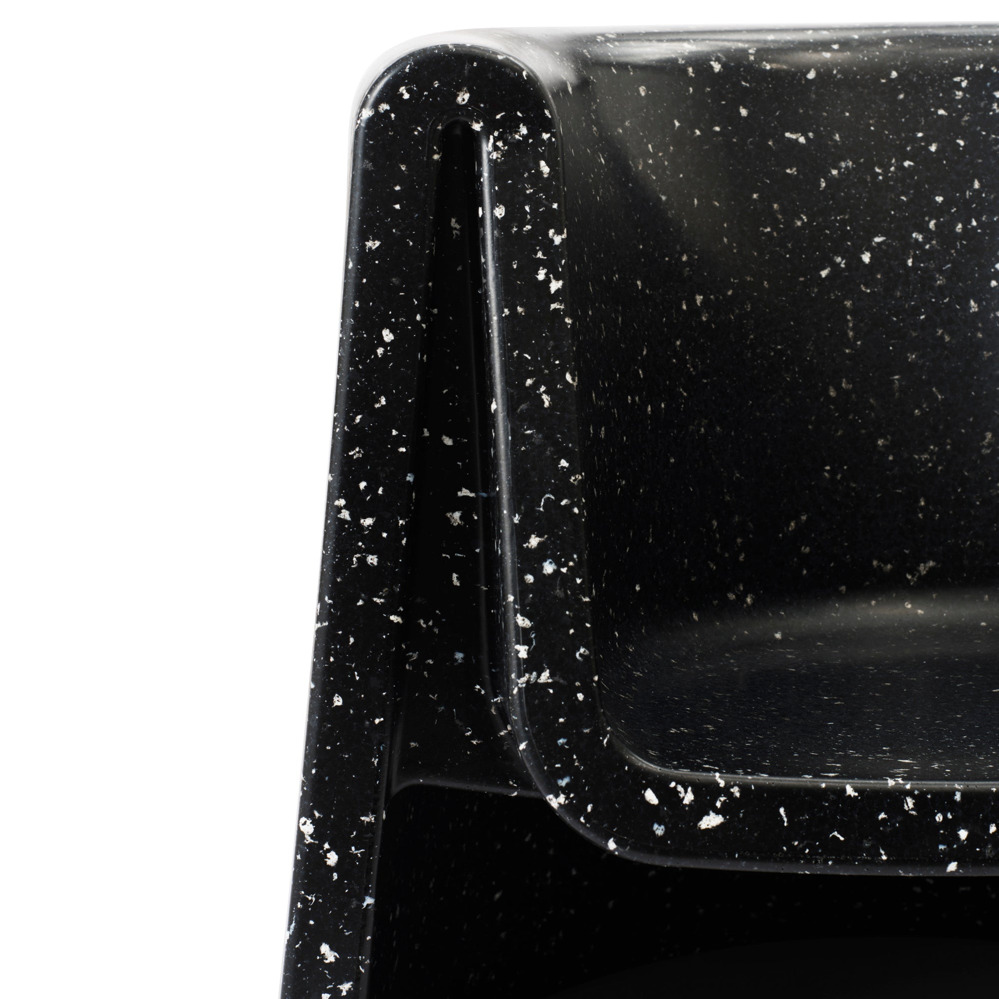 Bit Lounge Chair