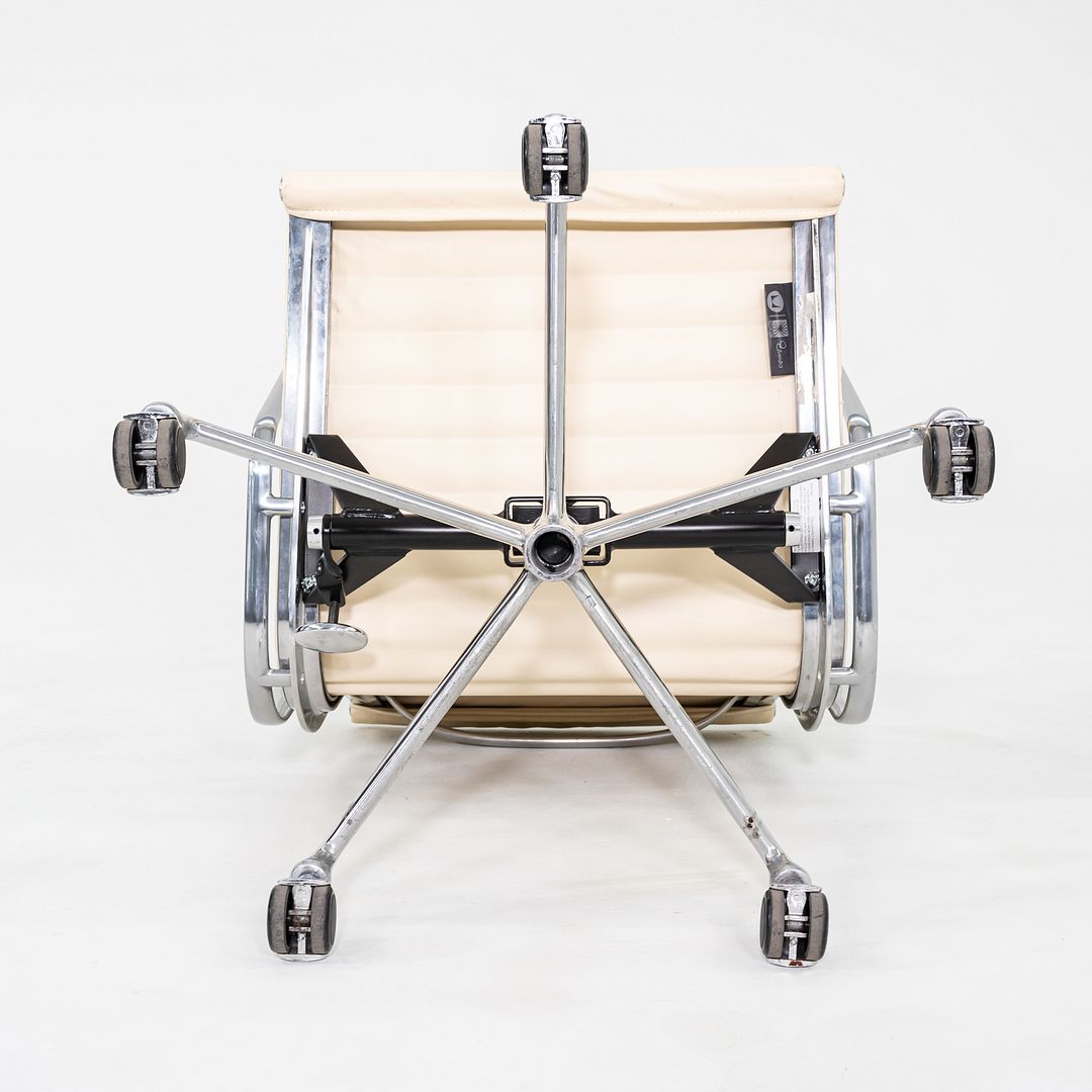 Aluminum Group Management Chair, Model EA335