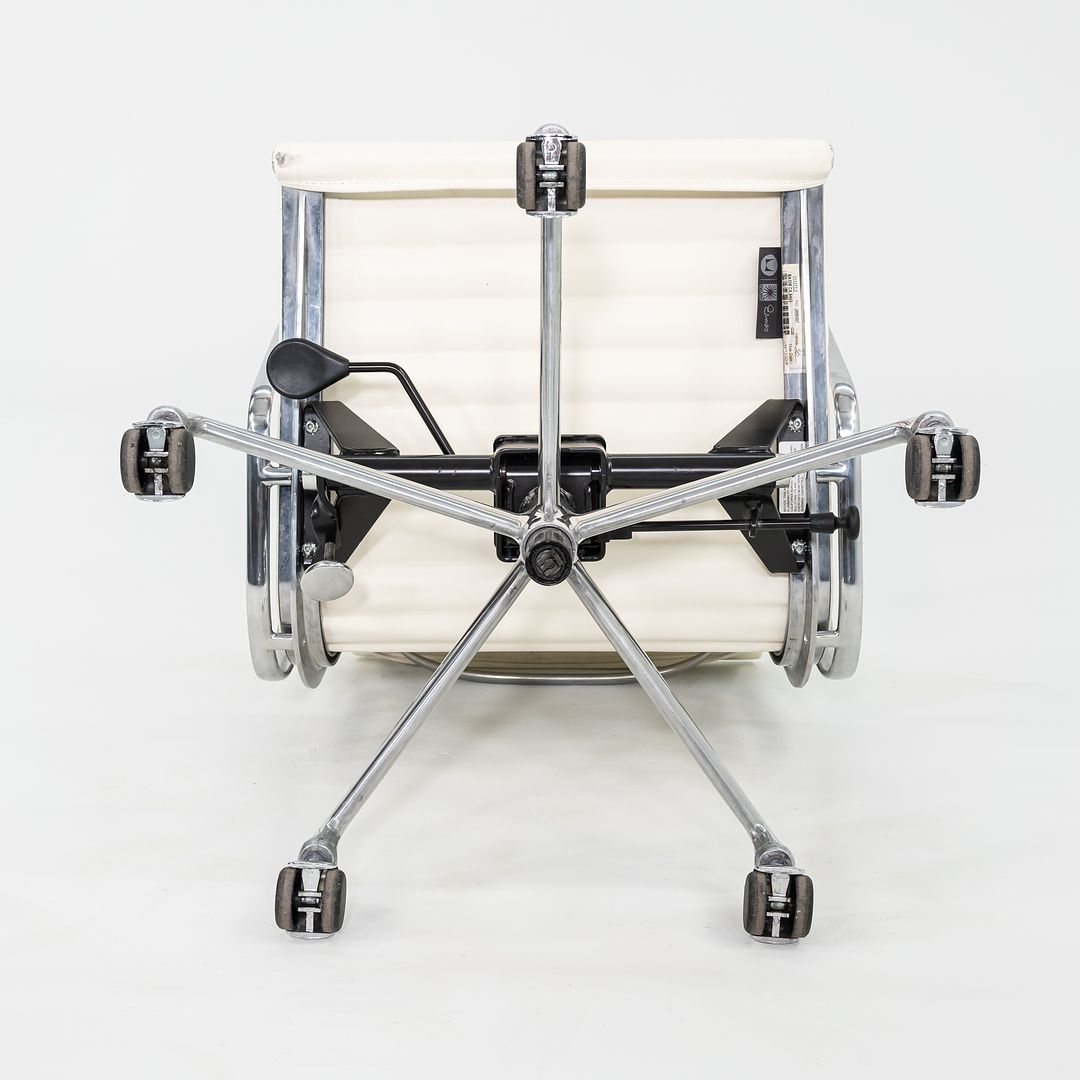 Eames Aluminum Group Management Desk Chair, Model EA335