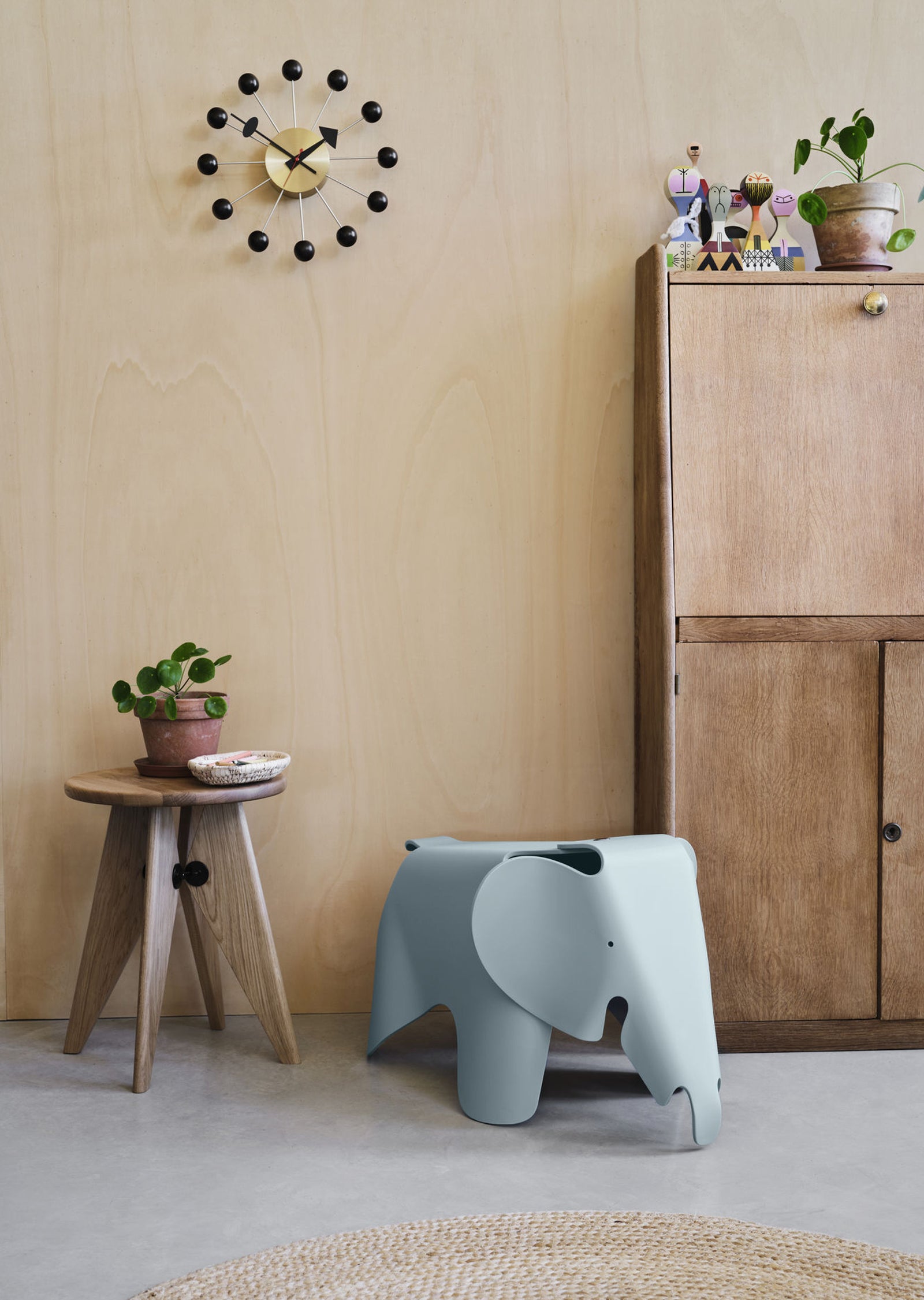 Eames Elephant RE