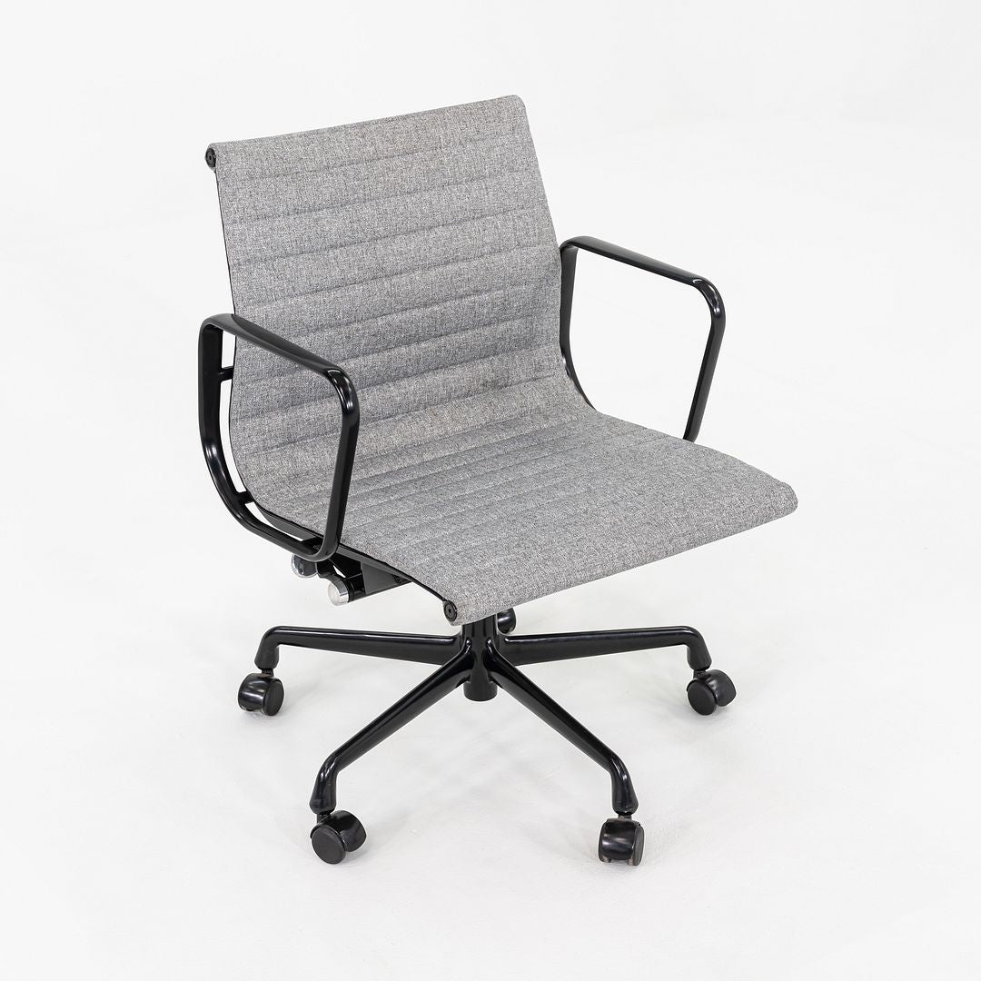 Aluminum Group Management Desk Chair, EA335