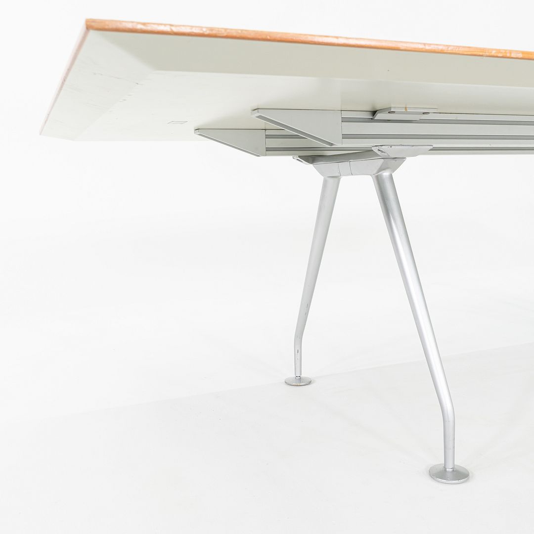 Vox Conference Table