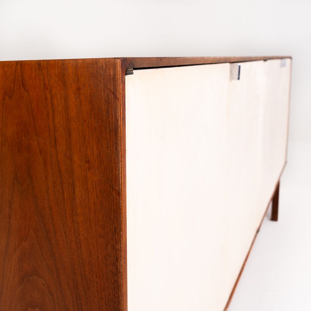 Cabinet, Model 541