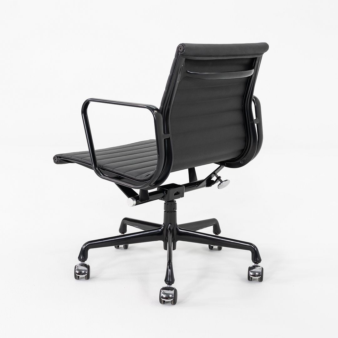 Aluminum Group Management Desk Chair, Model EA335