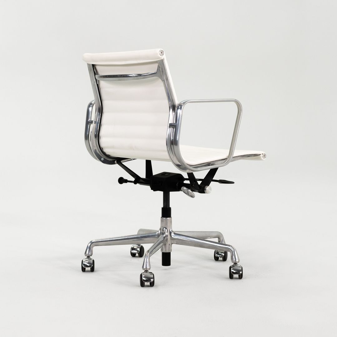 Aluminum Group Management Desk Chair, Model EA335