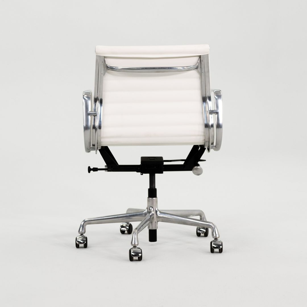 Aluminum Group Management Desk Chair, Model EA335