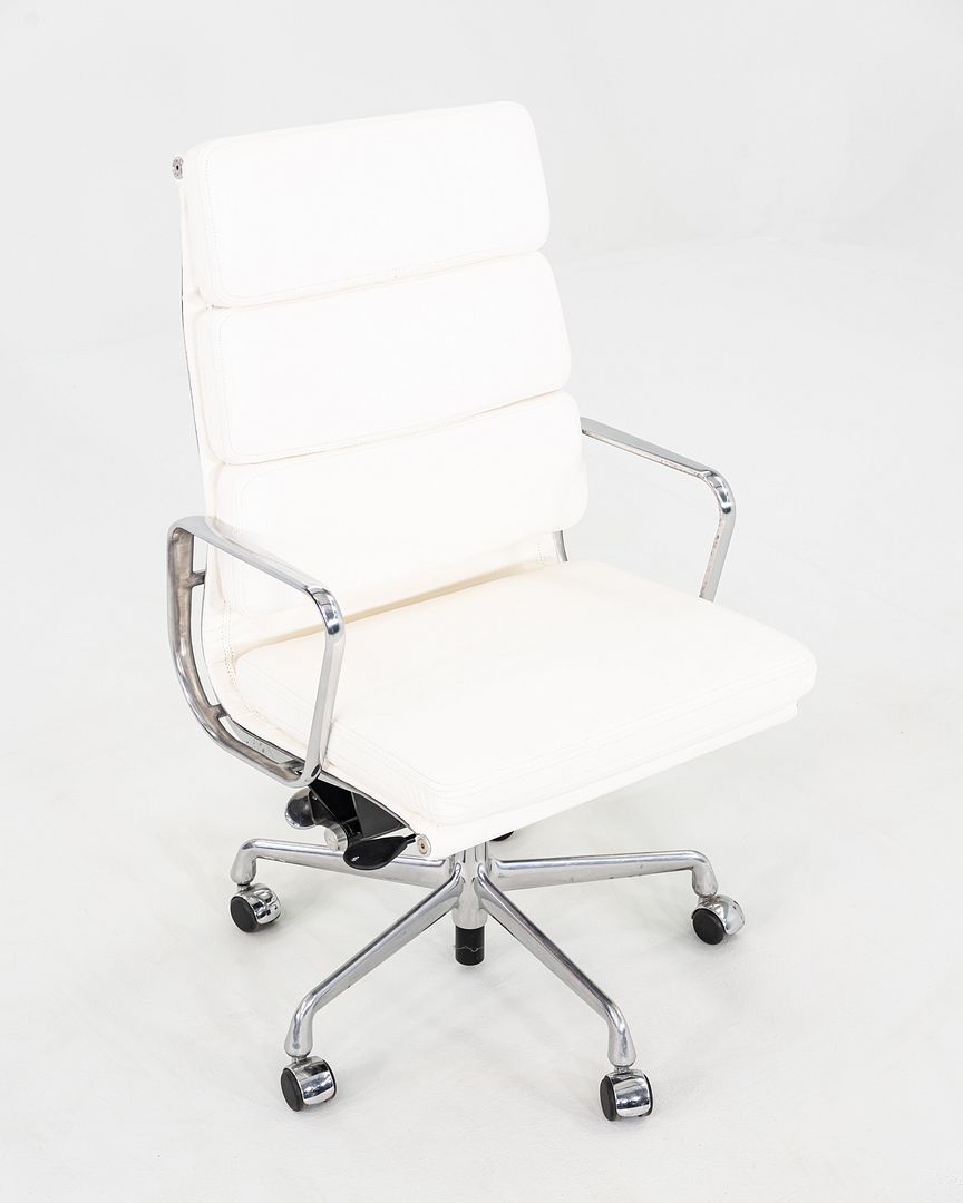 Soft Pad Executive Chair, Model EA437
