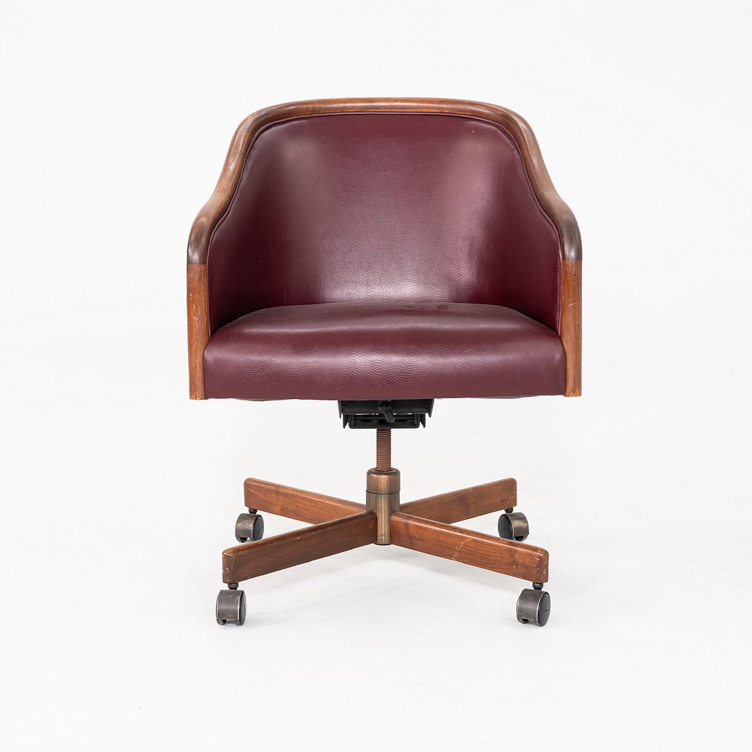 Model 1081 Desk Chair