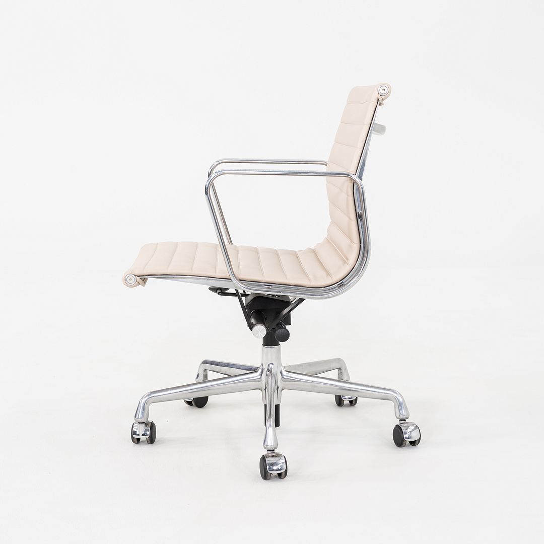 Aluminum Group Management Desk Chair, Model EA335