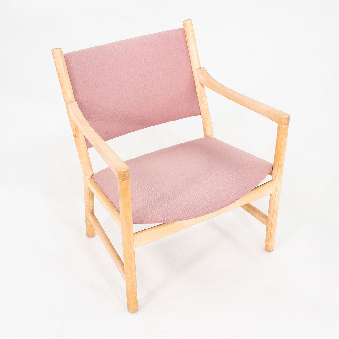 CH-52 Lounge Chair