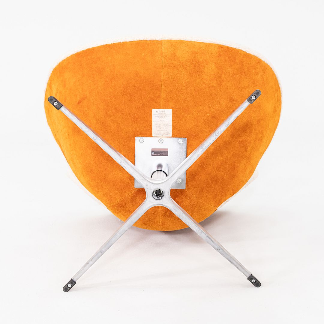 Swan Lounge Chair
