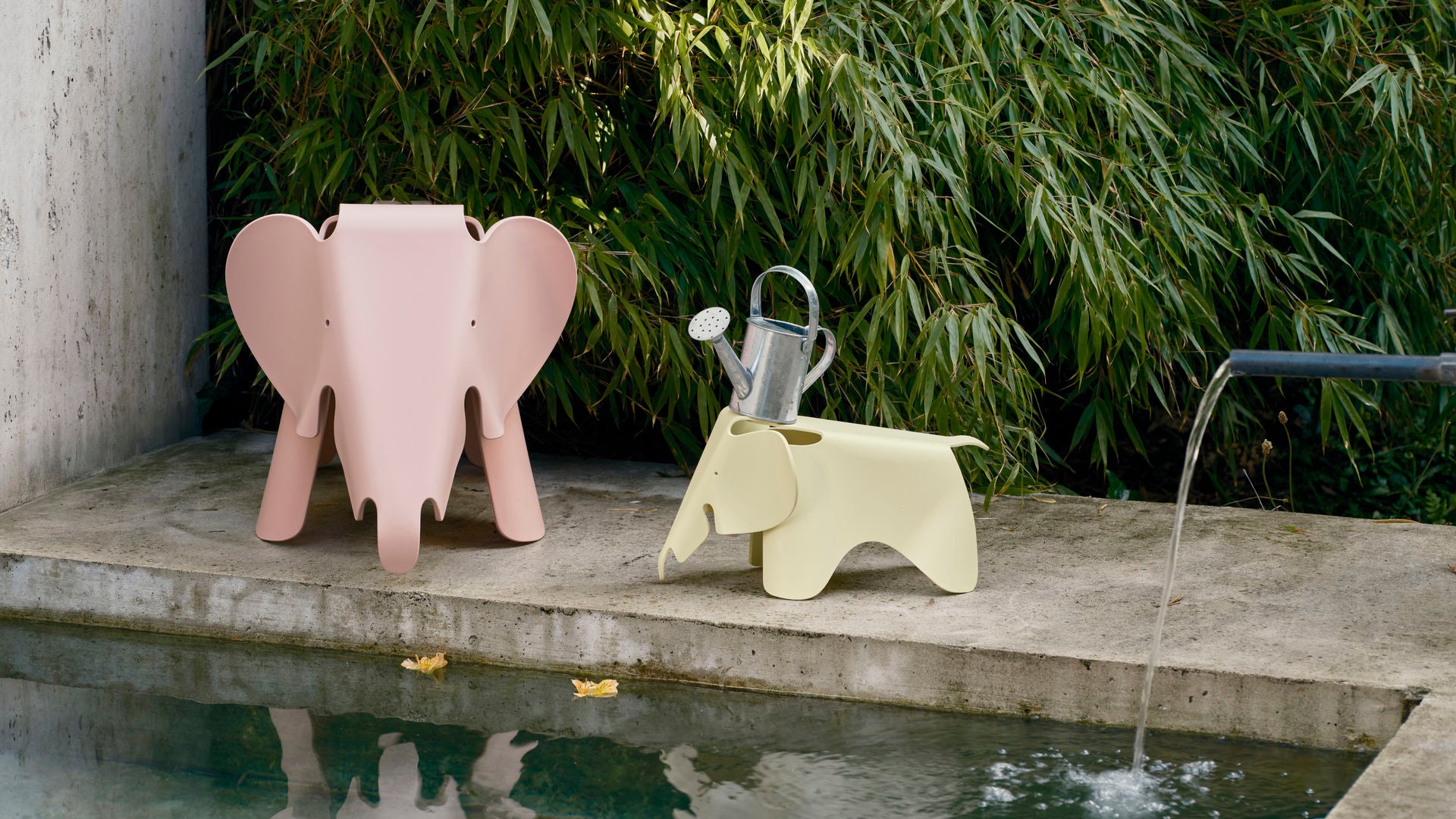 Eames Elephant RE