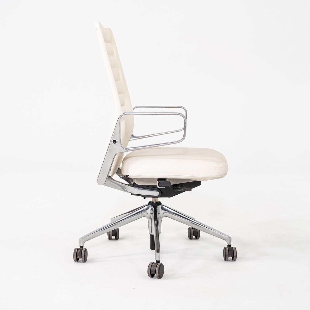 AC 5 Desk Chair