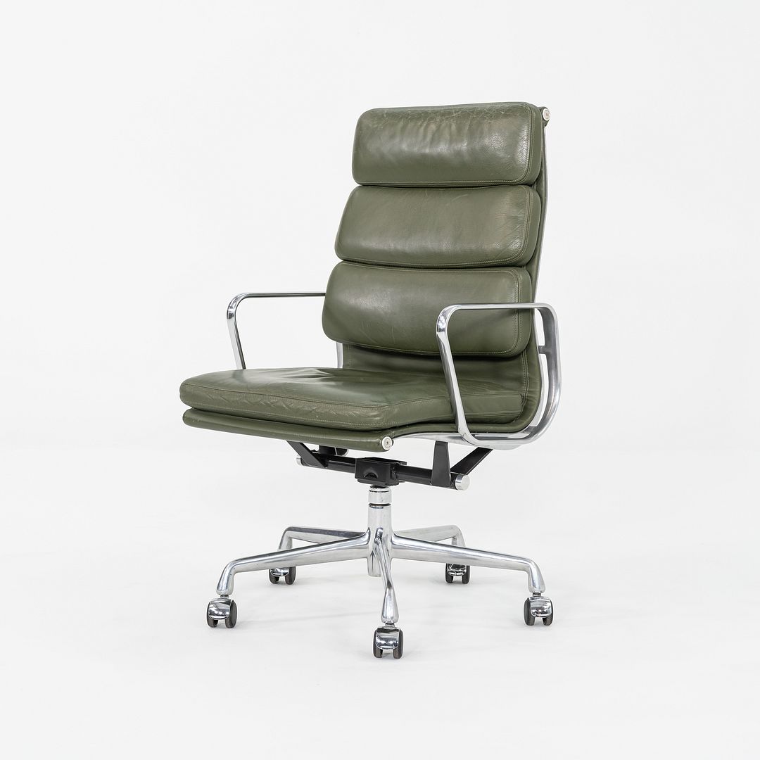 Soft Pad Executive Chair, Model EA437