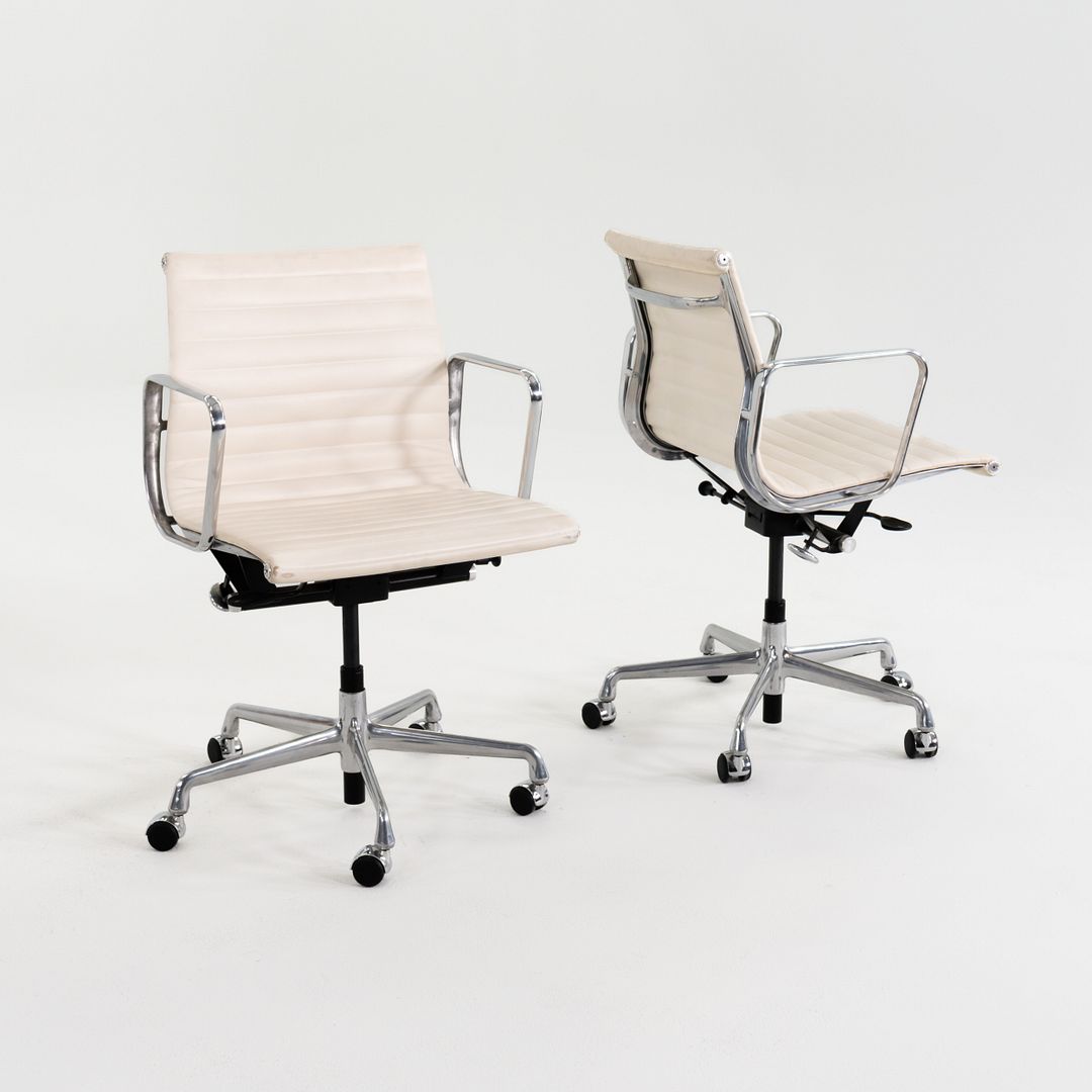 Aluminum Group Management Desk Chair, Model EA335