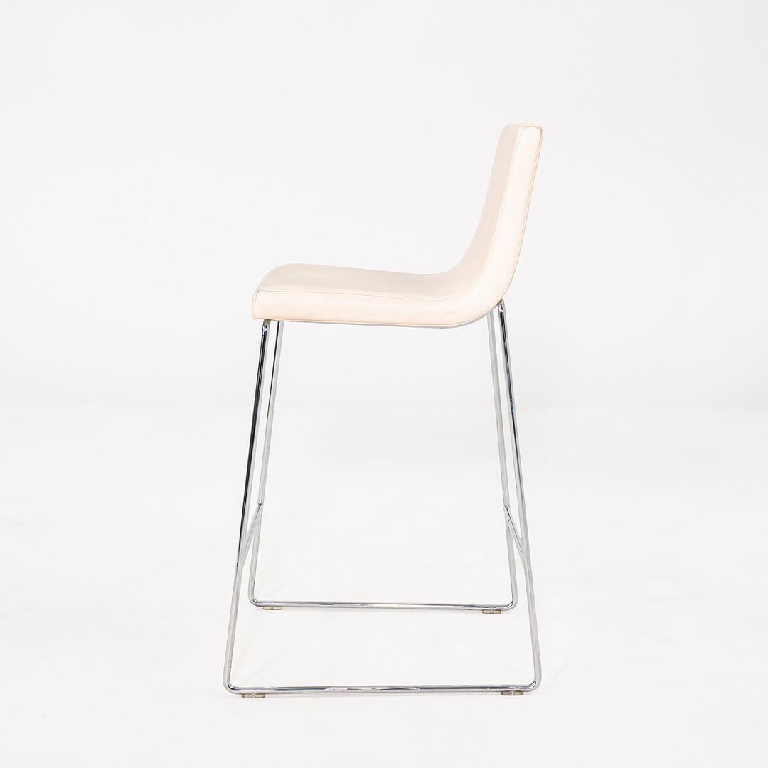 Lineal Comfort Counter Stool