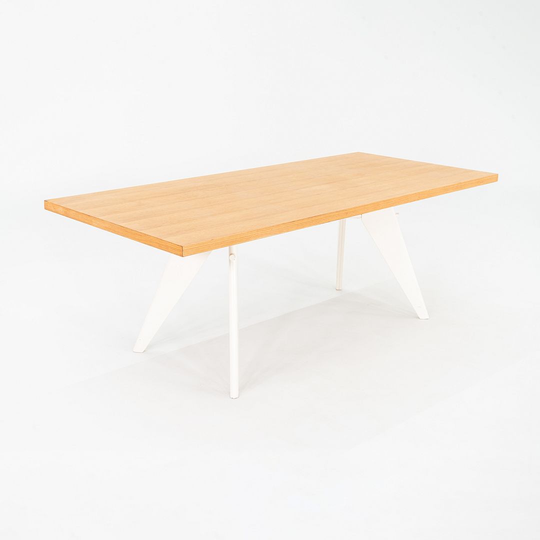 EM Dining Table